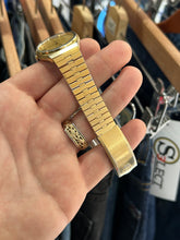 Load image into Gallery viewer, Vintage 1985 Seiko SQ Gold Quartz Watch