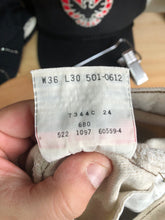 Load image into Gallery viewer, Vintage 1997 Levi’s 501 Button Fly Jeans Size 34x30