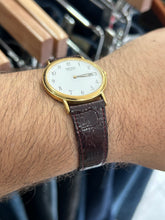 Load image into Gallery viewer, Vintage 1991 Seiko Gold White Arabic Numberal Dial w/ Date Quartz Watch