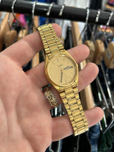 Load image into Gallery viewer, Vintage 1991 Seiko Gold Day Date Quartz Watch