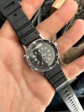 Load image into Gallery viewer, Vintage 1982 Seiko Baby Arnie Analog Digital Quartz Watch