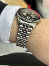 Load image into Gallery viewer, Vintage 1997 Timex Disney Mickey Mouse Chronograph Quartz Men’s Watch