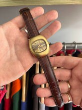 Load image into Gallery viewer, Vintage Early 1970s Zodiac Automatic Gold Cushion TV Case Automatic Watch