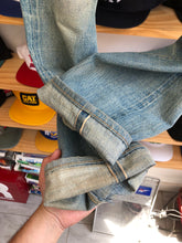 Load image into Gallery viewer, Vintage Levi’s 501 LVC Redline Selvedge Big E Denim Jeans Size 29x30