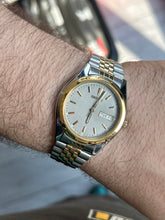 Load image into Gallery viewer, Vintage 90s Seiko Two Tone Day / Date Quartz Watch