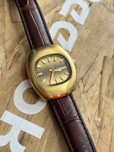 Load image into Gallery viewer, Vintage Early 1970s Zodiac Automatic Gold Cushion TV Case Automatic Watch