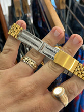Load image into Gallery viewer, Vintage 80s Lindenwold Gold Datejust Jubilee Bracelet Watch