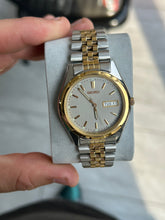 Load image into Gallery viewer, Vintage 90s Seiko Two Tone Day / Date Quartz Watch