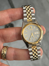 Load image into Gallery viewer, Vintage 90s Seiko Two Tone Day / Date Quartz Watch