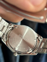Load image into Gallery viewer, Vintage 2004 Seiko Black Stick Dial Stainless Steel Quartz Watch