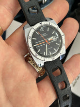 Load image into Gallery viewer, Vintage 1977 Timex Automatic Diver Watch