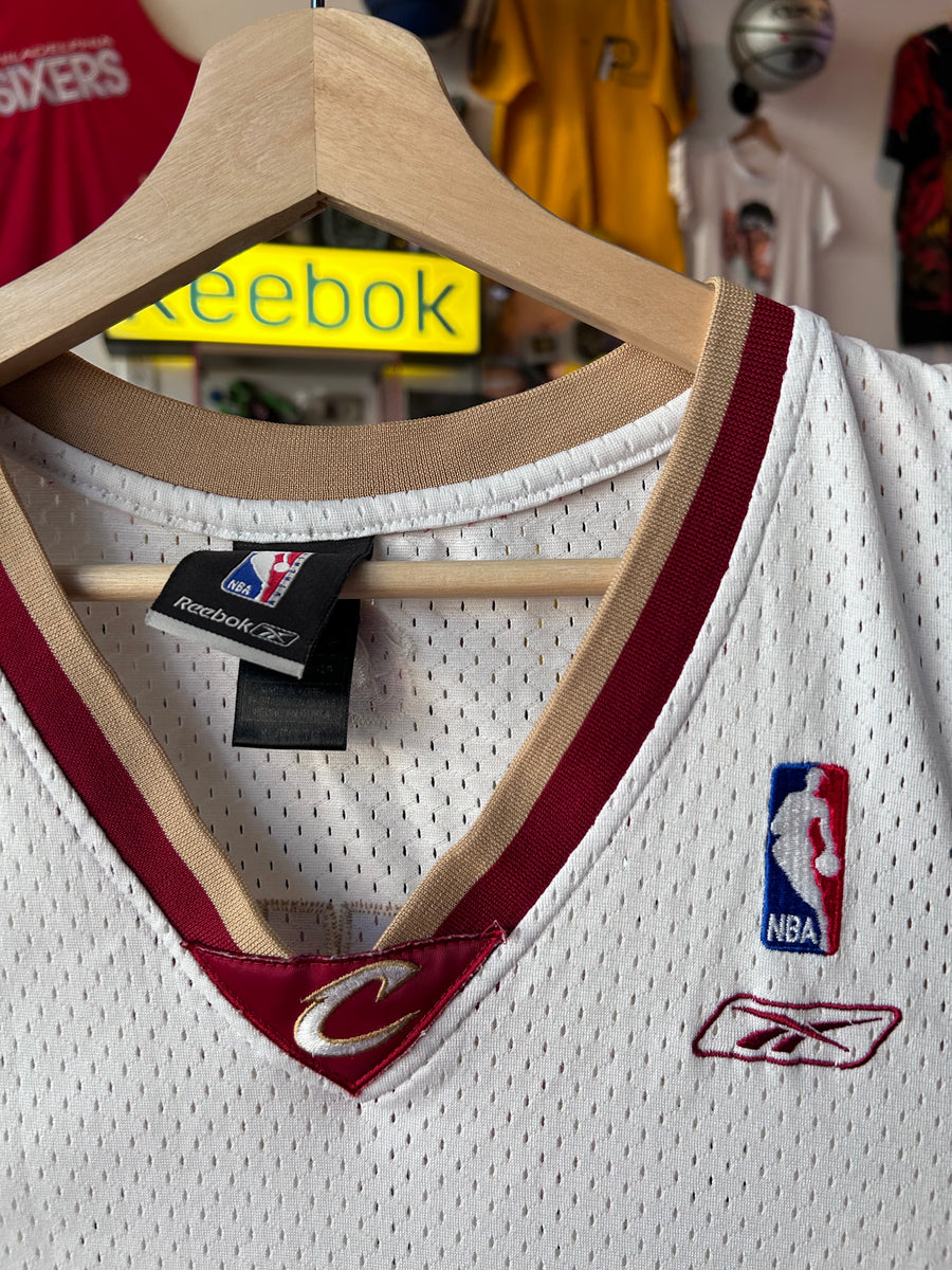 Vintage Cleveland Cavaliers LeBron James Reebok Jersey Size Youth X-La –  Yesterday's Attic