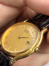 Load image into Gallery viewer, Vintage 2001 Seiko Gold Champagne Dial Mens Quartz Dress Watch
