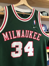 Load image into Gallery viewer, Vintage Nike Milwaukee Bucks Ray Allen Swingman Jersey Size Medium
