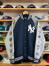 Load image into Gallery viewer, 2010s G-III New York Yankees 27x World Series Champions Patch Jacket Size Large
