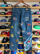 Load image into Gallery viewer, Vintage Y2K UNK NBA Patch Denim size 34
