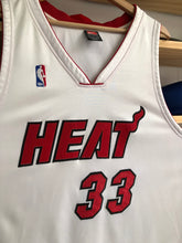 Load image into Gallery viewer, Vintage Nike Miami Heat Alonzo Mourning Authentic Jersey Size 52/2XL

