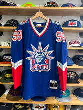 Load image into Gallery viewer, Mitchell &amp; Ness Wayne Gretzky New York Giants Hockey Jersey Size Small
