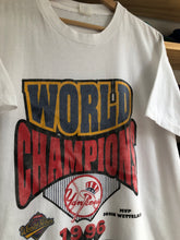 Load image into Gallery viewer, Vintage New York Yankees 1996 World Series Champions Boot Tee Size XL
