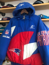Load image into Gallery viewer, Vintage Logo Athletic New England Patriots Sharktooth Puffer Jacket Size Medium
