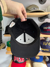 Load image into Gallery viewer, Vintage Drew Pearson Black New York Yankees Plain Logo SnapBack
