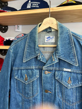 Load image into Gallery viewer, Vintage 1970s Wrangler No Fault Denim Jacket Small
