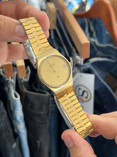 Load image into Gallery viewer, Vintage 1985 Seiko SQ Gold Quartz Watch
