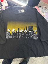 Load image into Gallery viewer, Vintage 1995 Friends Skyline Tee Size 2XL
