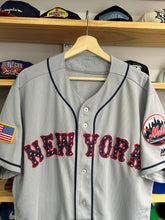 Load image into Gallery viewer, 2017 Majestic New York Mets Team Issued 4th of July Authentic Jersey 46 Large
