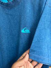 Load image into Gallery viewer, Vintage 90s Quiksilver Cropped Tee Size Medium/Large
