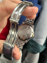 Load image into Gallery viewer, Vintage 1999 Seiko 5 Superior Automatic Two Tone 36.5MM Watch
