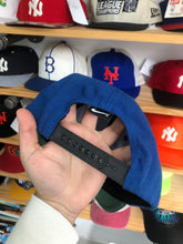 Load image into Gallery viewer, Vintage Nike Swoosh Logo Snapback
