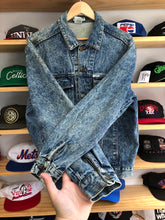 Load image into Gallery viewer, Vintage Guess Acid Wash Denim Jean Jacket Size Medium

