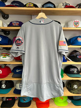 Load image into Gallery viewer, 2017 Majestic New York Mets Team Issued 4th of July Authentic Jersey 46 Large
