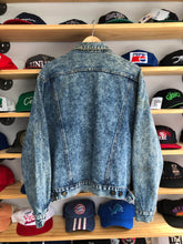Load image into Gallery viewer, Vintage Guess Acid Wash Denim Jean Jacket Size Medium
