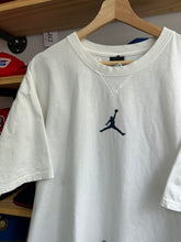 Load image into Gallery viewer, Vintage 1999 Jordan Nike Derek Jeter Skyline Tee XL

