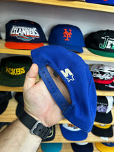 Load image into Gallery viewer, Vintage 1980s New York Mets Starter Wool Plain Logo Snapback w/ Autographs

