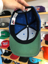 Load image into Gallery viewer, Vintage Nike Swoosh Logo Snapback

