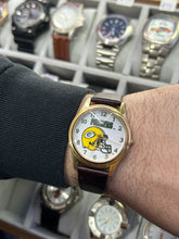Load image into Gallery viewer, Vintage 1995 Green Bay Packers Gold Tone Quartz Watch
