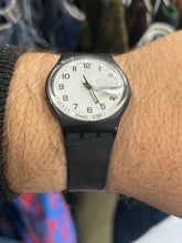 Load image into Gallery viewer, Vintage 1991 Swatch Day Date Black / White Quartz
