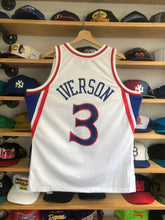 Load image into Gallery viewer, Mitchell &amp; Ness Philadelphia 76ers Allen Iverson Jersey Size Large
