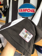Load image into Gallery viewer, Vintage 2002/2003 Lotto Juventus FC Home Jersey Size XL
