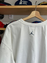 Load image into Gallery viewer, Vintage 1999 Jordan Nike Derek Jeter Skyline Tee XL
