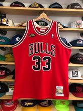 Load image into Gallery viewer, Mitchell &amp; Ness Chicago Bulls Scottie Pippen Jersey Size XL

