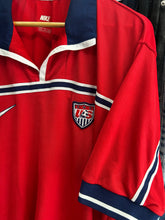 Load image into Gallery viewer, Vintage Nike Team USA Soccer 98/99 Away Jersey XL
