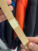 Load image into Gallery viewer, Vintage 90s Citizen Elegance Gold Integrated Bracelet Quartz Watch
