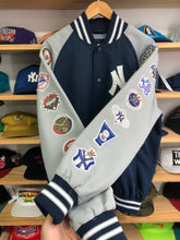 Load image into Gallery viewer, 2010s G-III New York Yankees 27x World Series Champions Patch Jacket Size Large
