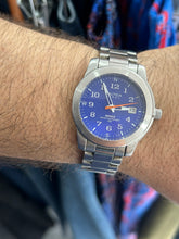 Load image into Gallery viewer, Vintage 90s Nautica Steel Blue Dial Quartz Watch
