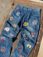 Load image into Gallery viewer, Vintage Y2K UNK NBA Patch Denim size 34
