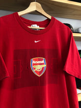 Load image into Gallery viewer, Vintage Nike Arsenal FC Tee Size Medium
